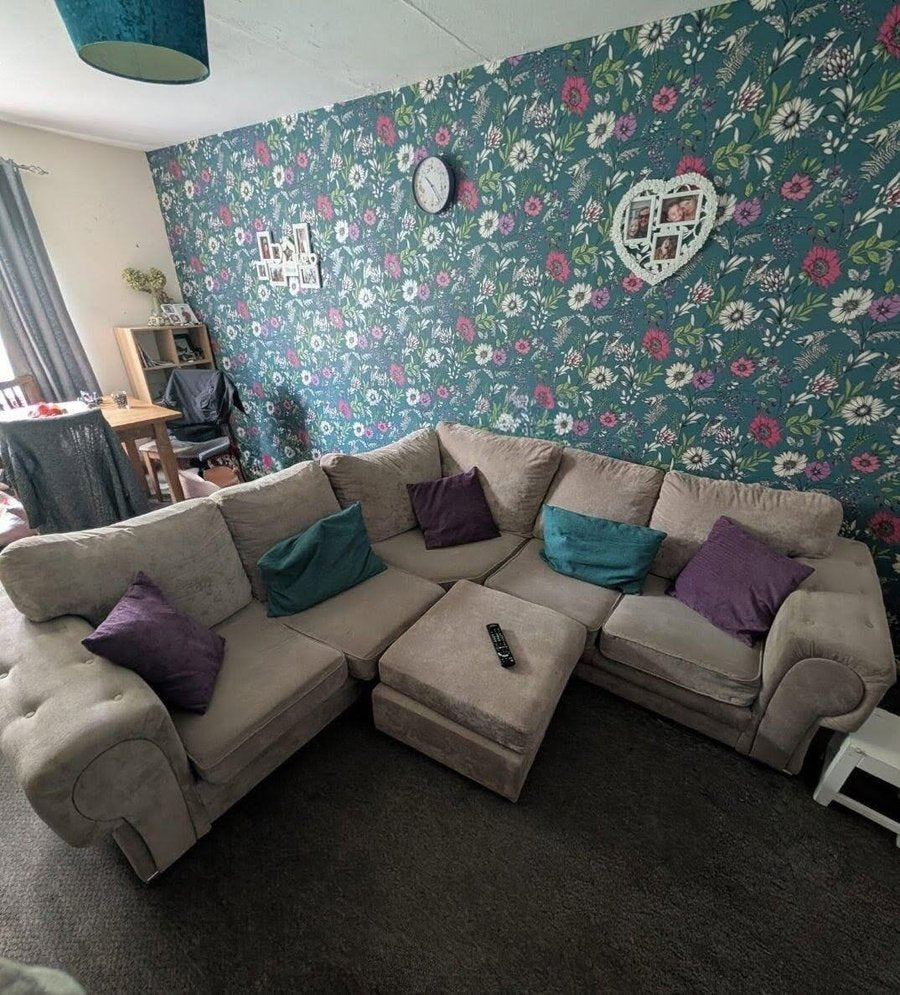 Customer photo of their sofa from Nikky Leach